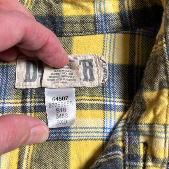 Mens Medium Duluth Trading Co. Slim Fit gusseted Flannel Tee Shirt - Picture 4 of 10
